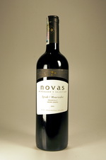 Вино Novas Syrah Mourvedre насыщеное